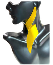 Load image into Gallery viewer, Got Me Twisted