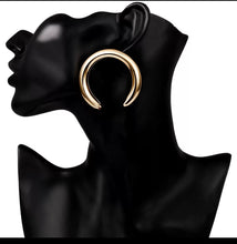 Load image into Gallery viewer, U-Turn